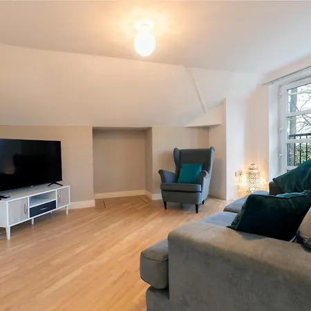 The Pines - Flat 15 * مدليسبره
